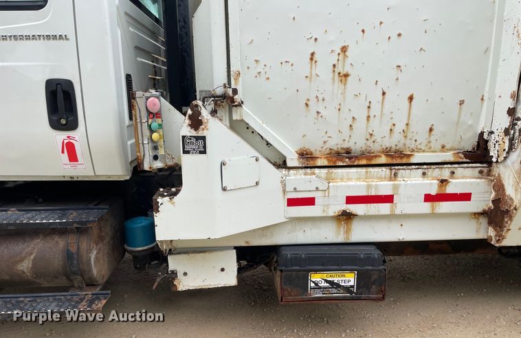 image for item OH9025 2006 International  7400 refuse truck