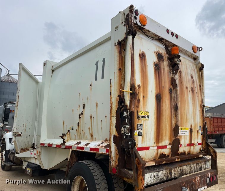 image for item OH9025 2006 International  7400 refuse truck