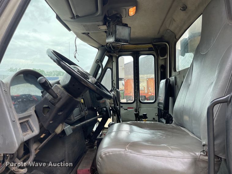 image for item OH9025 2006 International  7400 refuse truck