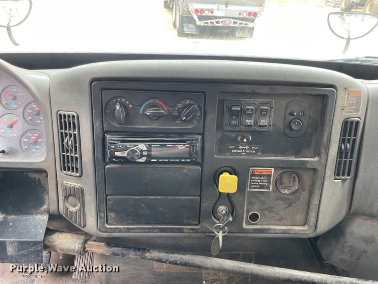 image for item OH9025 2006 International  7400 refuse truck