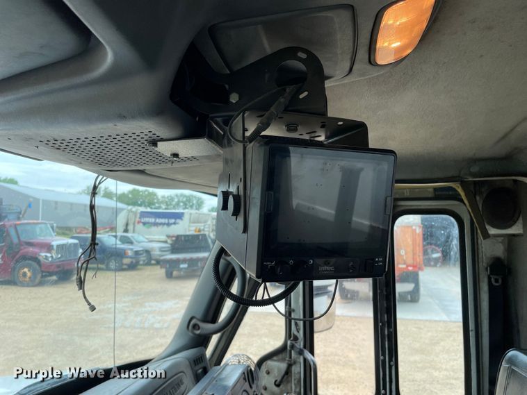 image for item OH9025 2006 International  7400 refuse truck