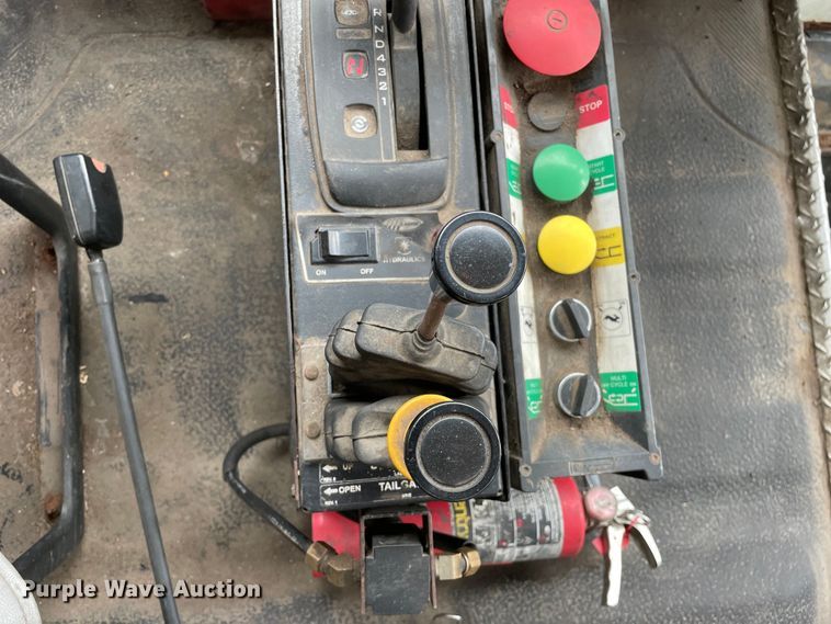 image for item OH9025 2006 International  7400 refuse truck