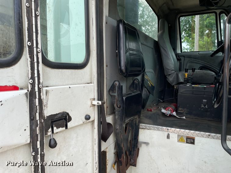 image for item OH9025 2006 International  7400 refuse truck