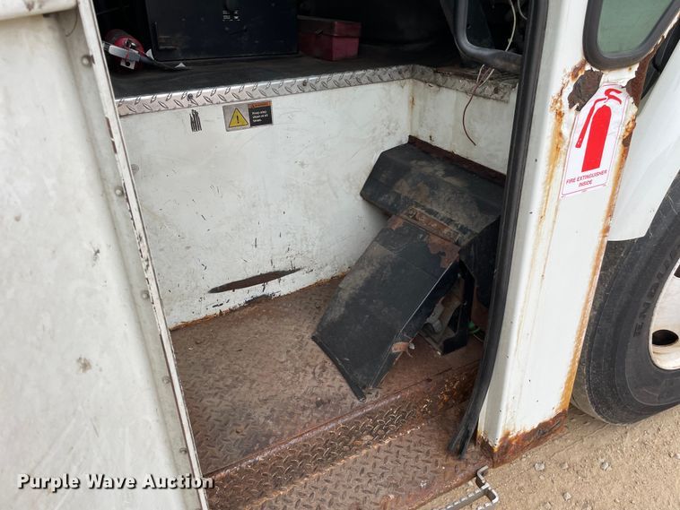 image for item OH9025 2006 International  7400 refuse truck