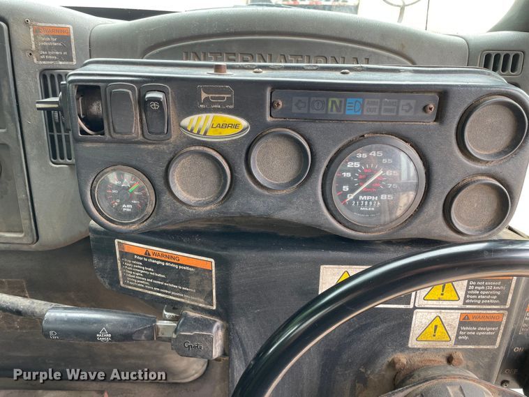 image for item OH9025 2006 International  7400 refuse truck