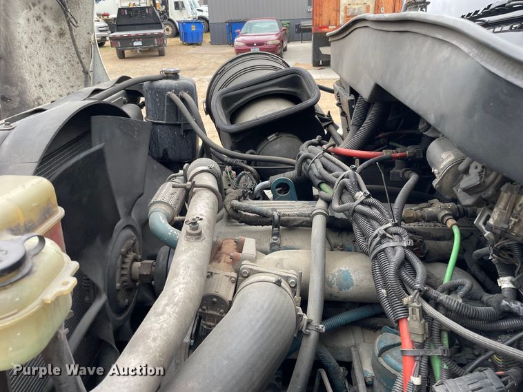 image for item OH9025 2006 International  7400 refuse truck