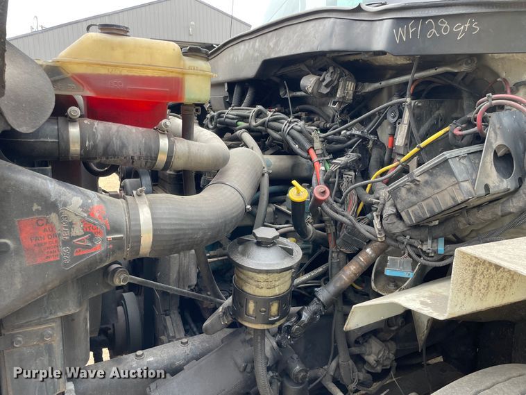 image for item OH9025 2006 International  7400 refuse truck