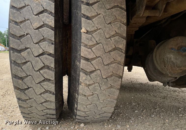 image for item OH9025 2006 International  7400 refuse truck