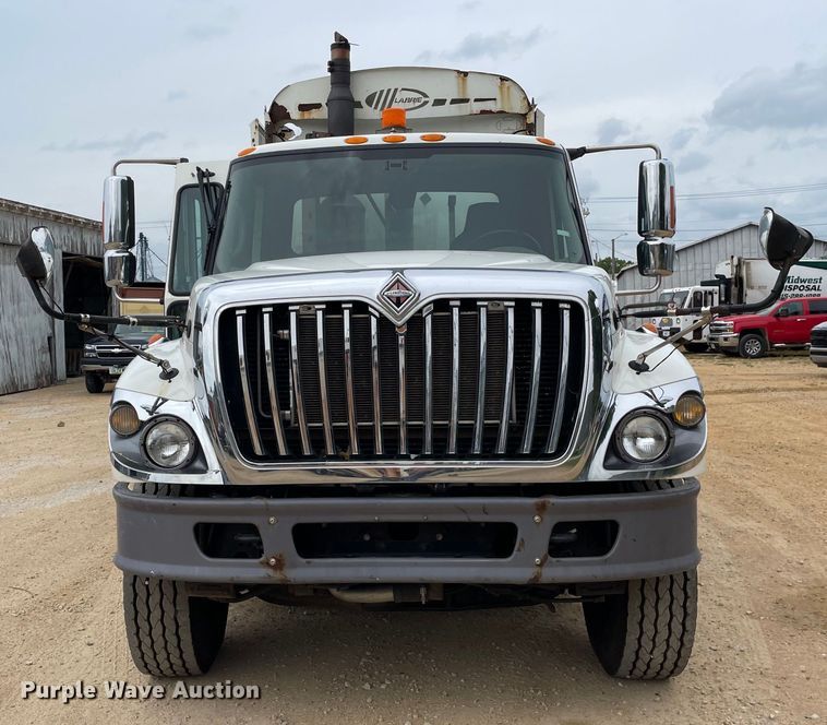 image for item OH9026 2009 International  7400 refuse truck