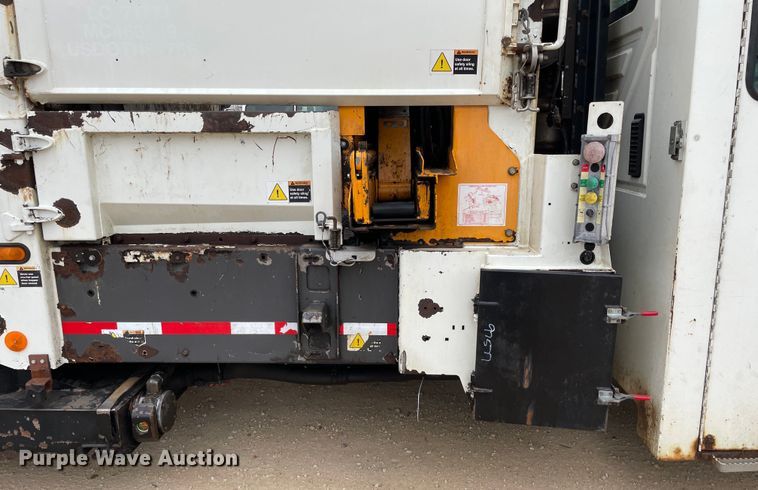 image for item OH9026 2009 International  7400 refuse truck