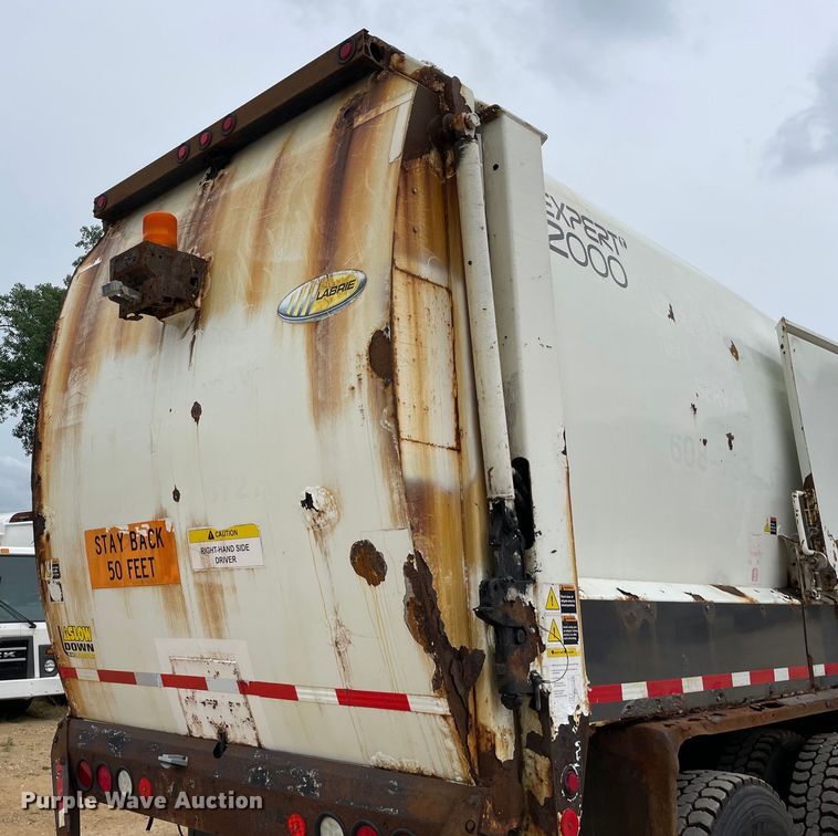 image for item OH9026 2009 International  7400 refuse truck