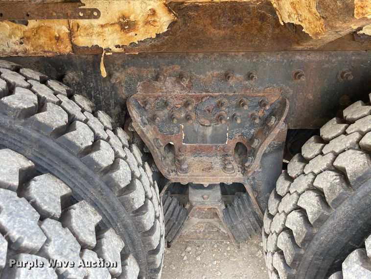 image for item OH9026 2009 International  7400 refuse truck