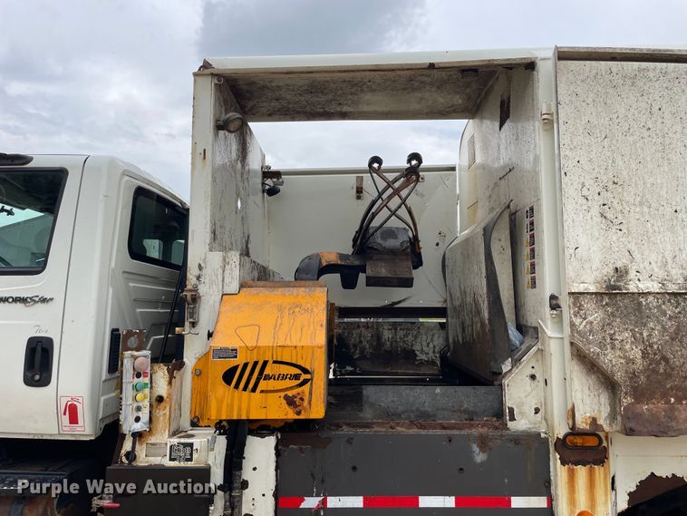 image for item OH9026 2009 International  7400 refuse truck