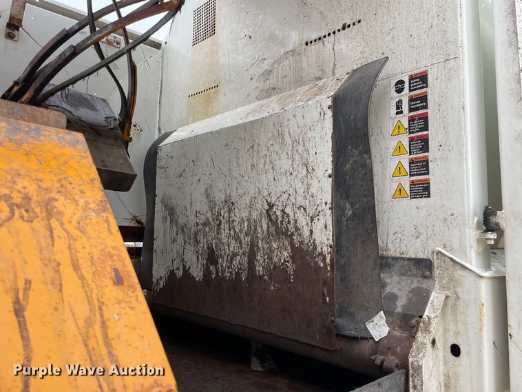 image for item OH9026 2009 International  7400 refuse truck