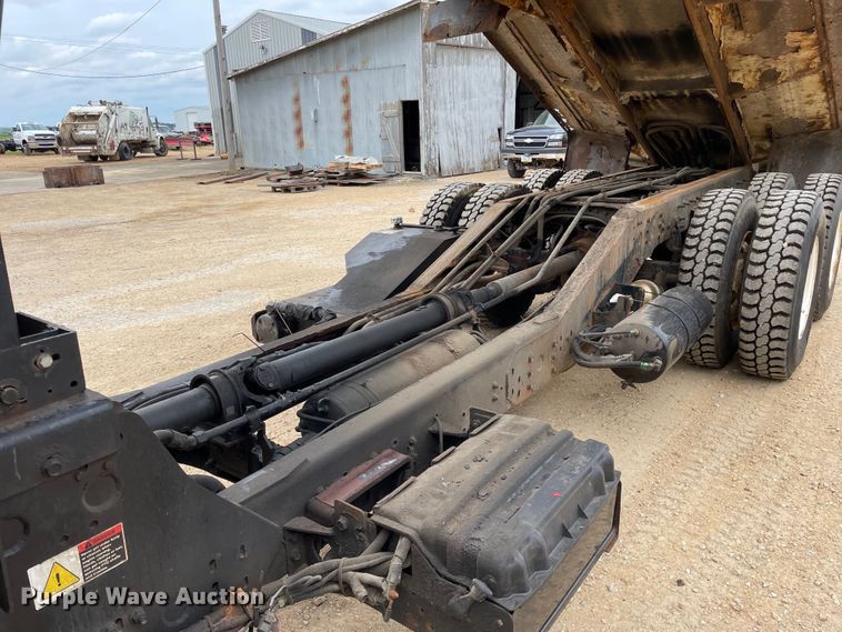 image for item OH9026 2009 International  7400 refuse truck