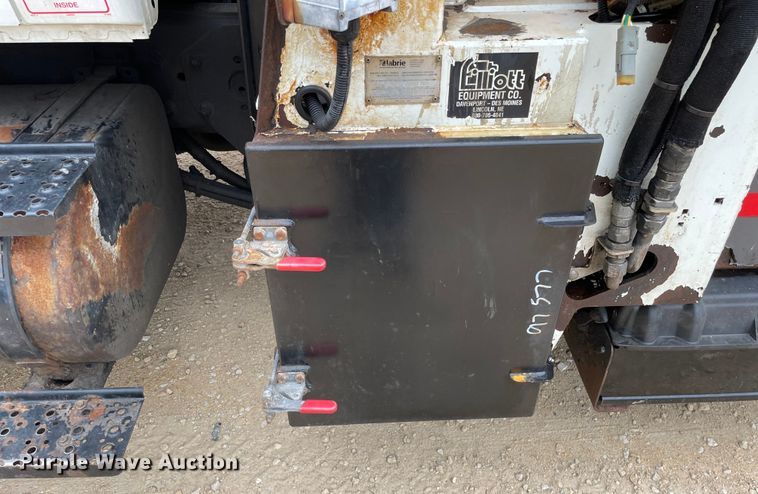 image for item OH9026 2009 International  7400 refuse truck