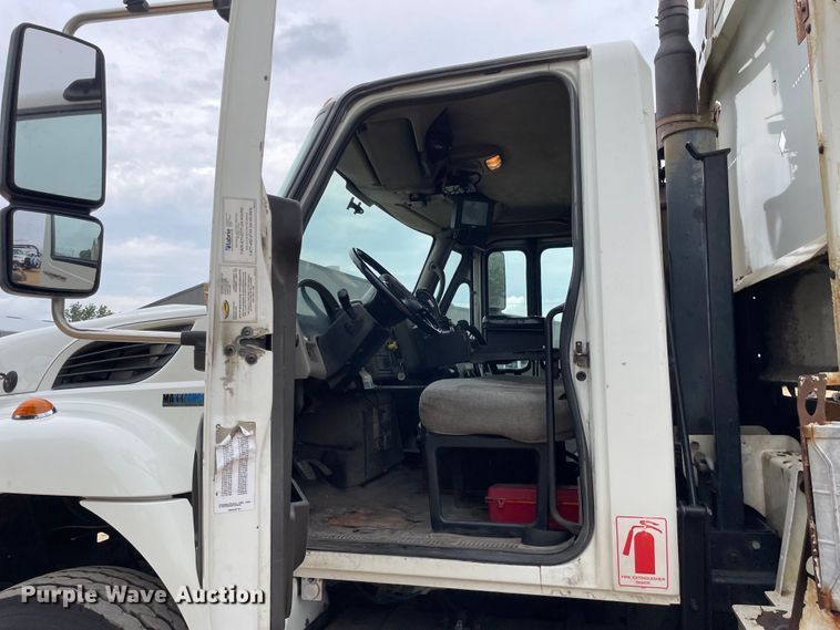 image for item OH9026 2009 International  7400 refuse truck