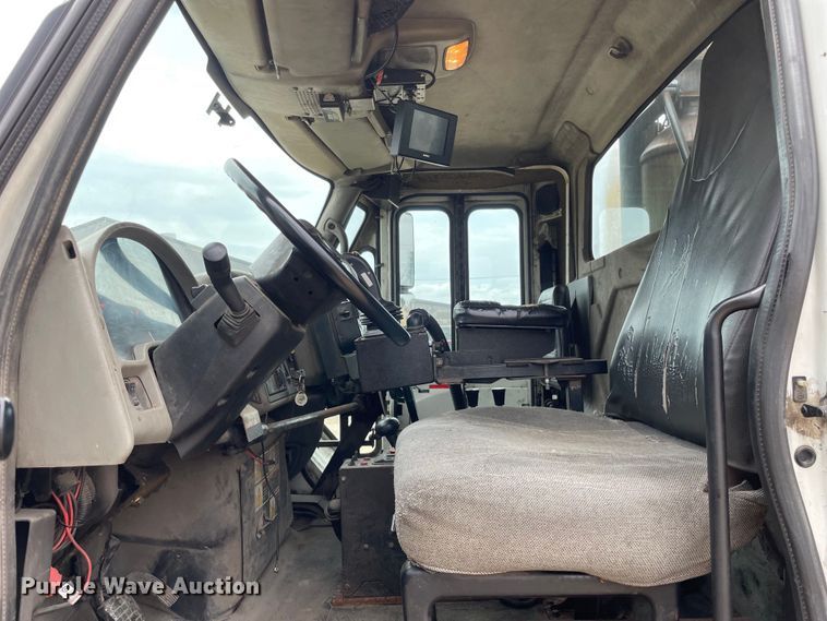 image for item OH9026 2009 International  7400 refuse truck