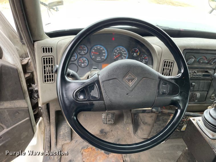 image for item OH9026 2009 International  7400 refuse truck