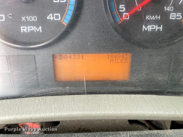 image for item OH9026 2009 International  7400 refuse truck