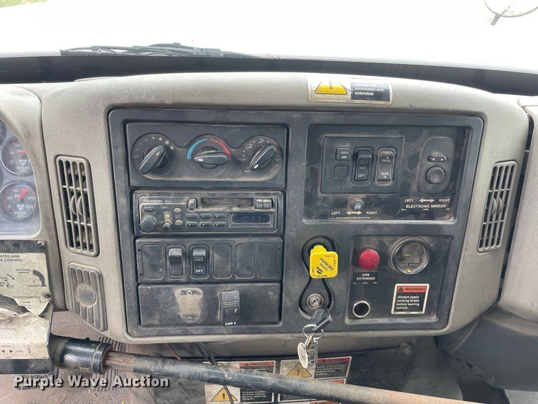 image for item OH9026 2009 International  7400 refuse truck