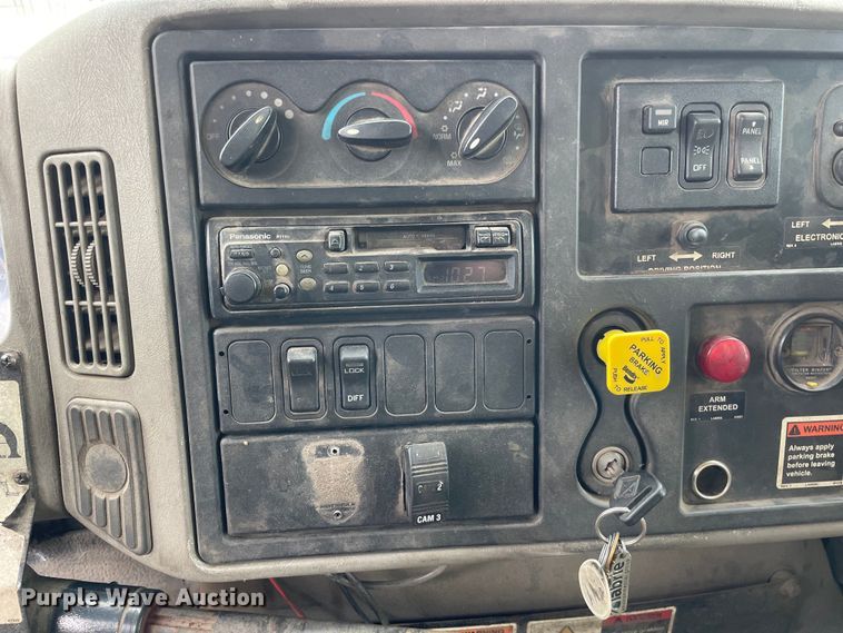 image for item OH9026 2009 International  7400 refuse truck