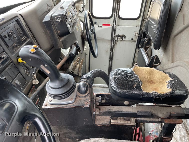 image for item OH9026 2009 International  7400 refuse truck