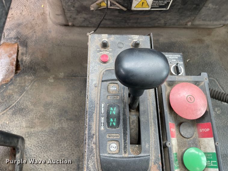 image for item OH9026 2009 International  7400 refuse truck