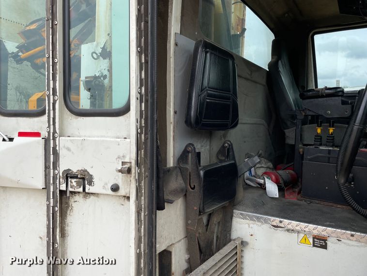 image for item OH9026 2009 International  7400 refuse truck