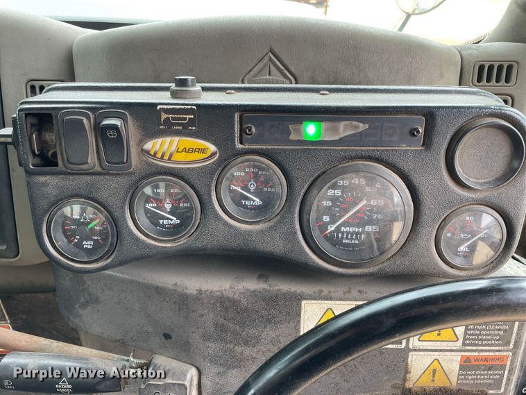 image for item OH9026 2009 International  7400 refuse truck