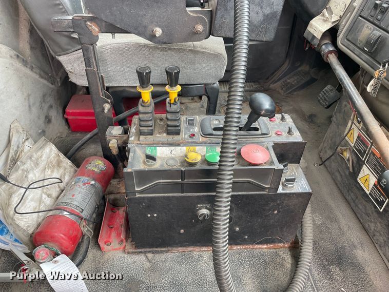 image for item OH9026 2009 International  7400 refuse truck