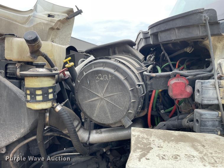 image for item OH9026 2009 International  7400 refuse truck