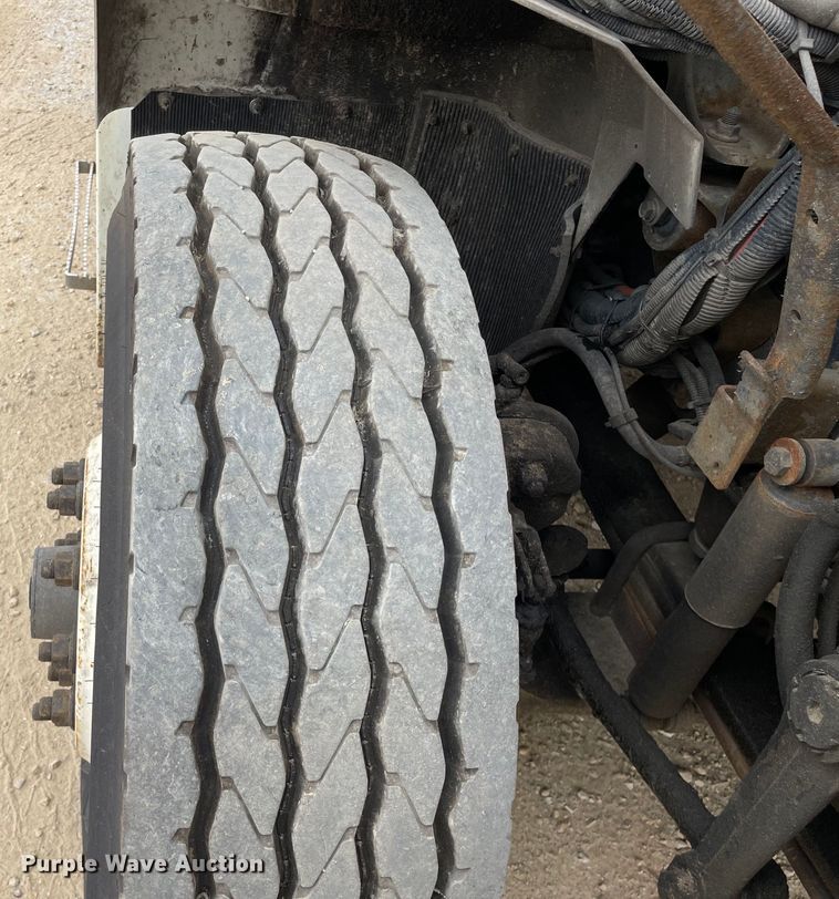 image for item OH9026 2009 International  7400 refuse truck