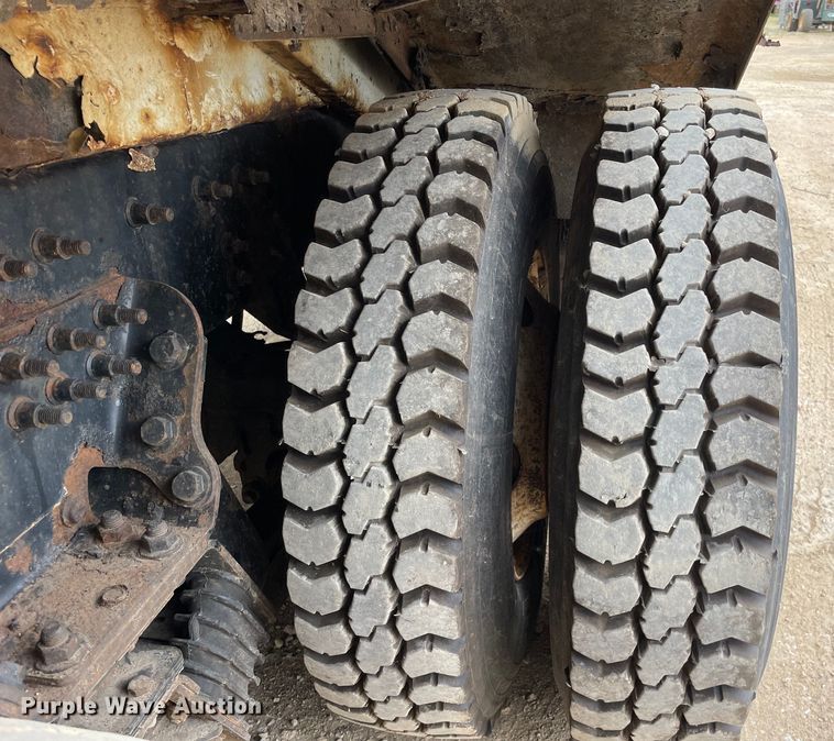 image for item OH9026 2009 International  7400 refuse truck