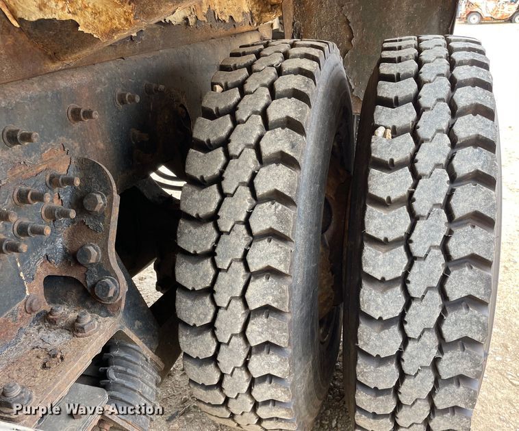 image for item OH9026 2009 International  7400 refuse truck