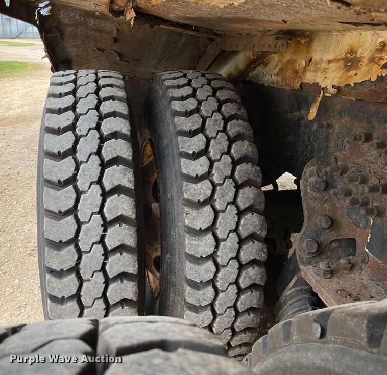 image for item OH9026 2009 International  7400 refuse truck