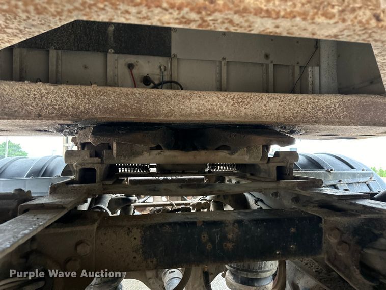 image for item OI9209 1999 Timpte grain trailer