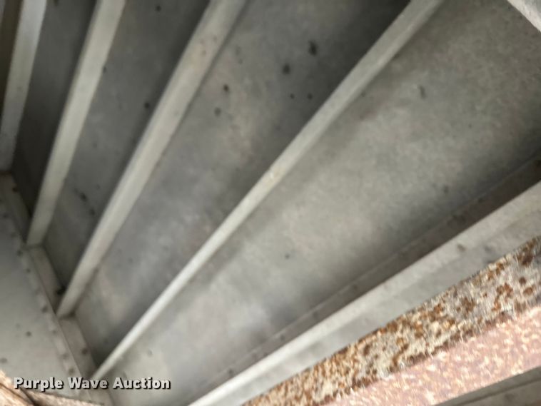 image for item OI9209 1999 Timpte grain trailer