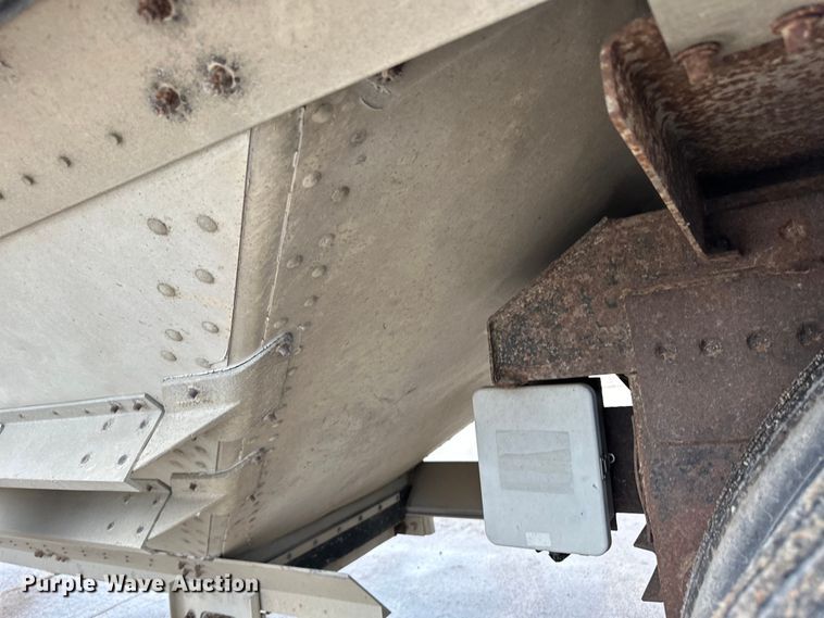 image for item OI9209 1999 Timpte grain trailer