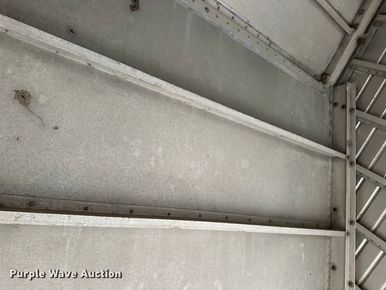 image for item OI9209 1999 Timpte grain trailer