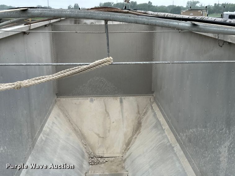 image for item OI9209 1999 Timpte grain trailer