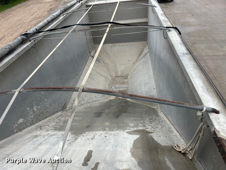 image for item OI9209 1999 Timpte grain trailer