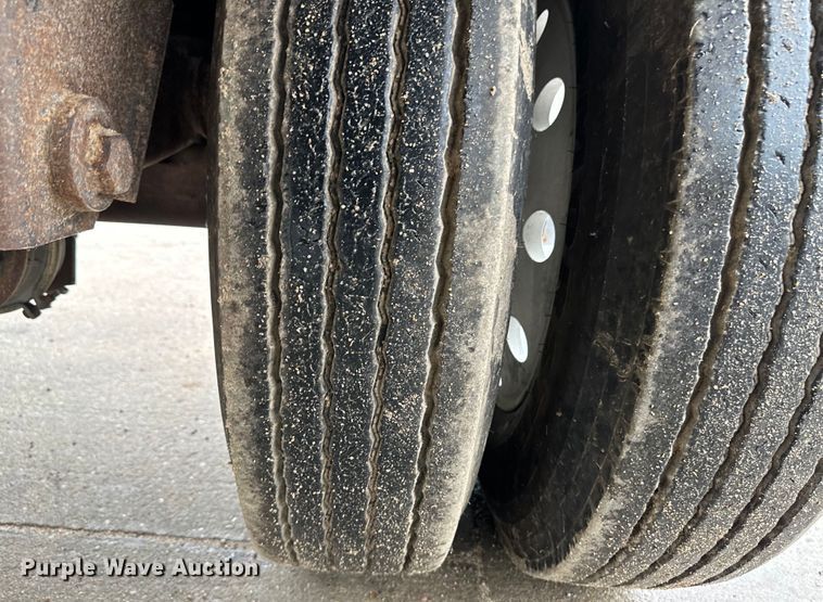 image for item OI9209 1999 Timpte grain trailer