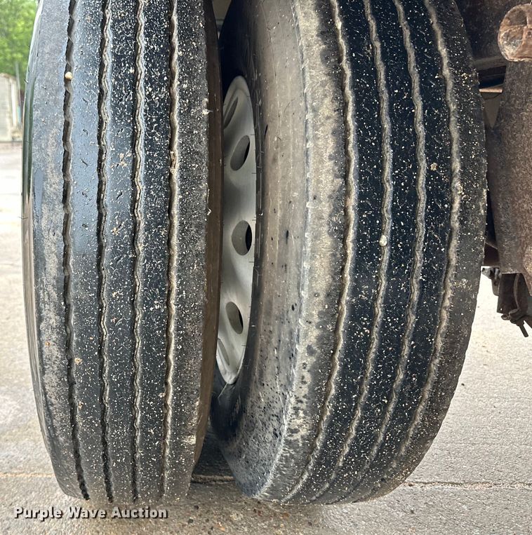 image for item OI9209 1999 Timpte grain trailer