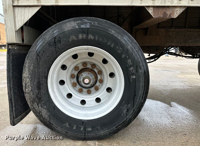 image for item OI9209 1999 Timpte grain trailer