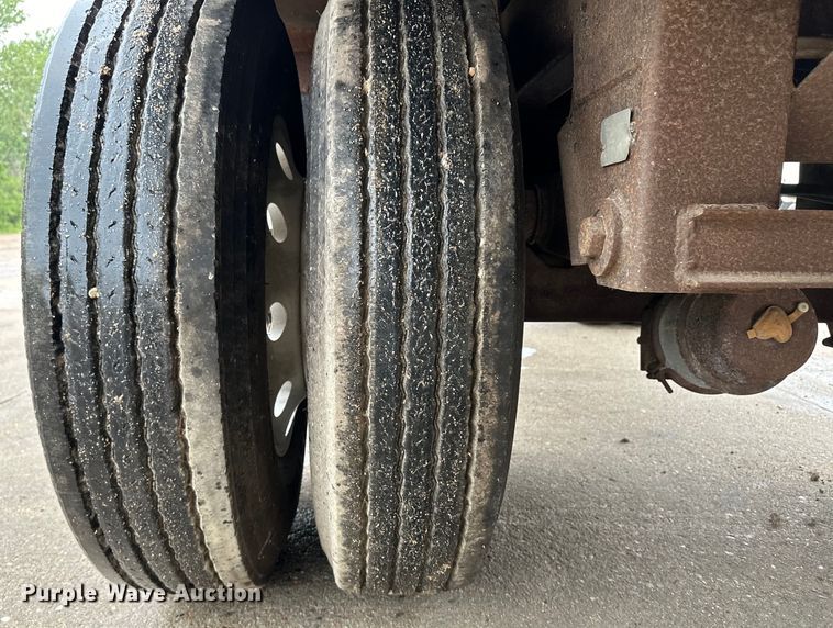 image for item OI9209 1999 Timpte grain trailer