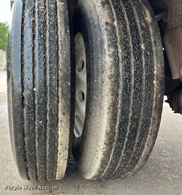 image for item OI9209 1999 Timpte grain trailer