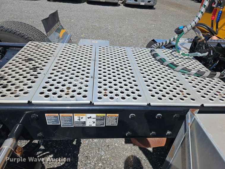 image for item OK9897 2020 Kenworth T680 semi truck