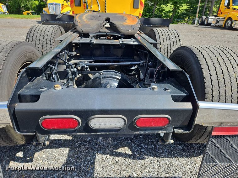 image for item OK9897 2020 Kenworth T680 semi truck