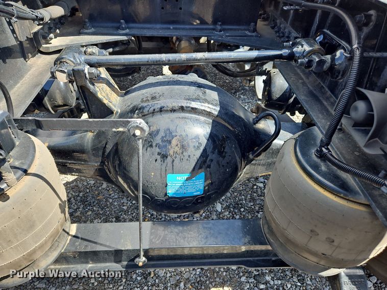 image for item OK9897 2020 Kenworth T680 semi truck